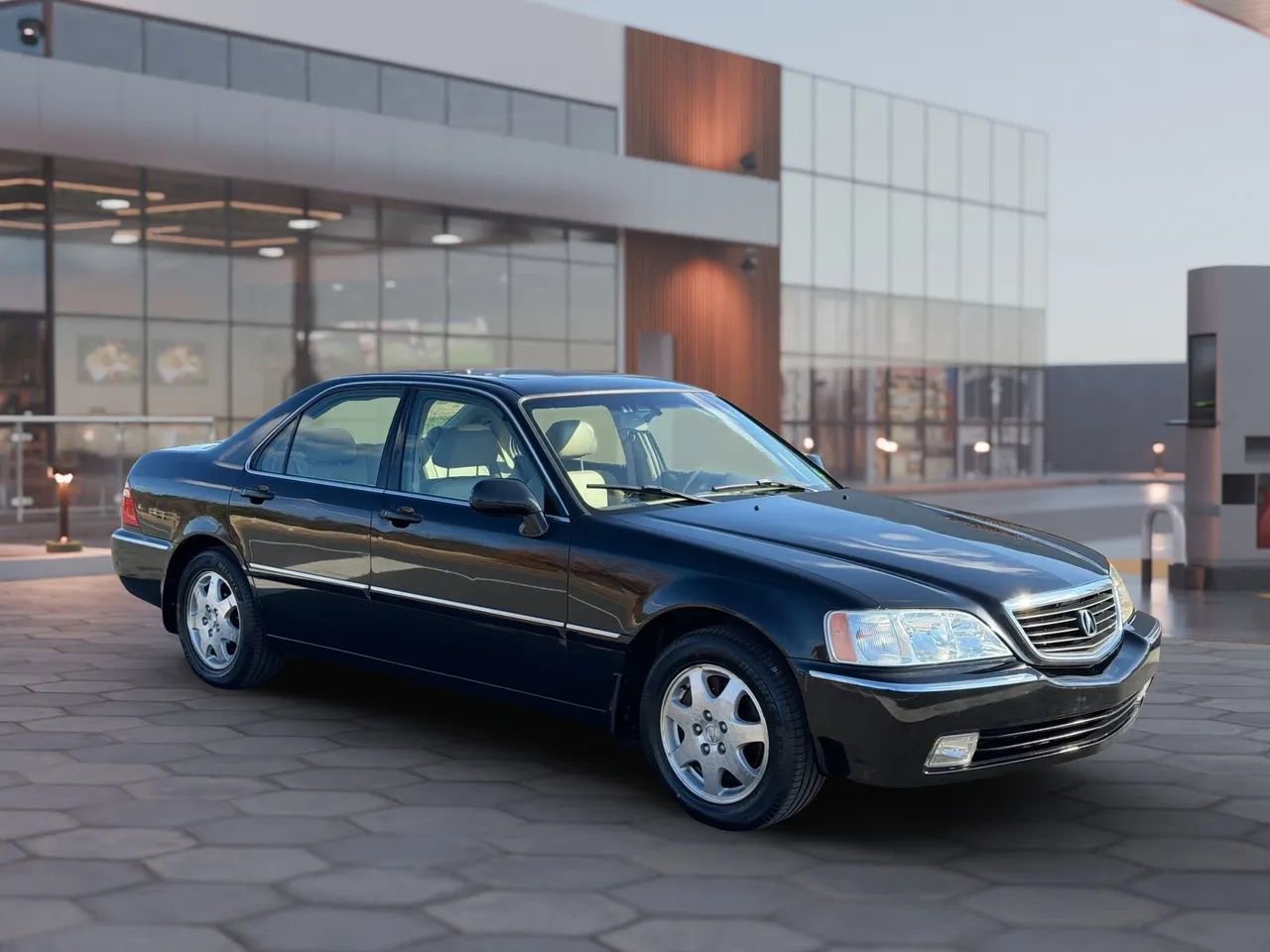 Used 2002 Acura RL image 2