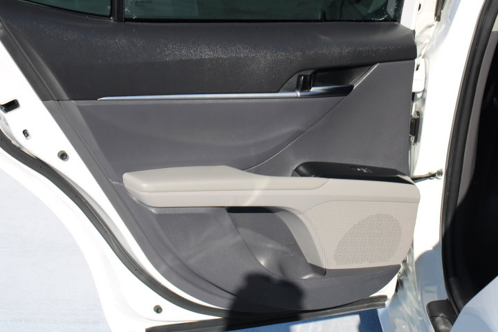 Used 2020 Toyota Camry LE image 13