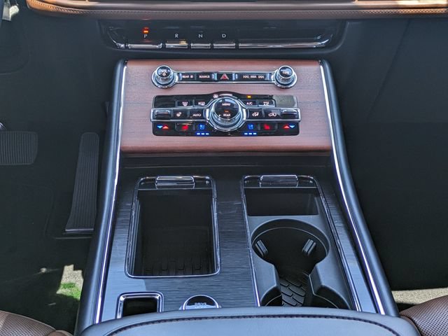 Used 2023 Lincoln Aviator Reserve w/ Equipment Group 201A RWD image 21