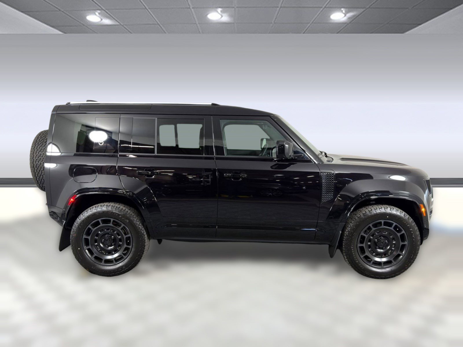 Used 2026 Land Rover Defender 110 OCTA image 8