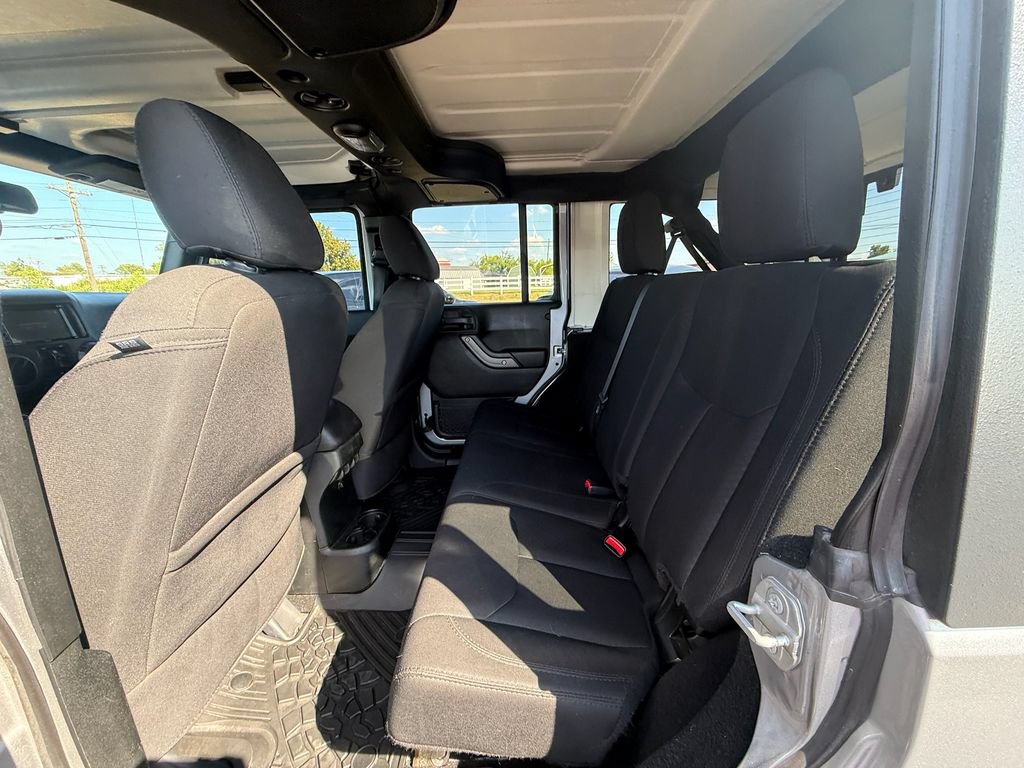 Used 2018 Jeep Wrangler Unlimited Sport S AWD/4WD image 19