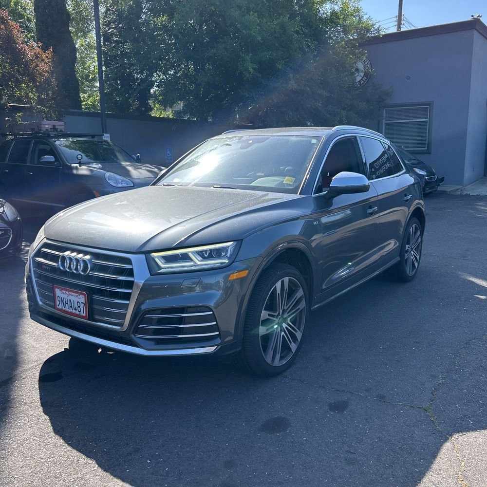 Used 2018 Audi SQ5 Premium Plus w/ Navigation Package AWD/4WD image 2