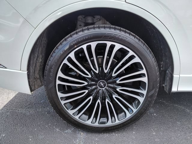 Used 2023 Lincoln Aviator Black Label w/ Dynamic Handling Package AWD/4WD image 8
