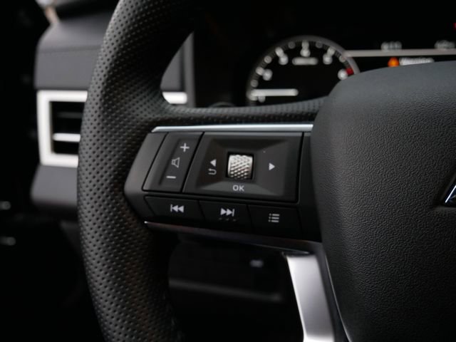 Used 2024 Mitsubishi Outlander SE image 17