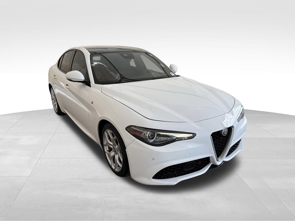 Used 2023 Alfa Romeo Giulia Ti w/ Active Assist Plus Package RWD image 4