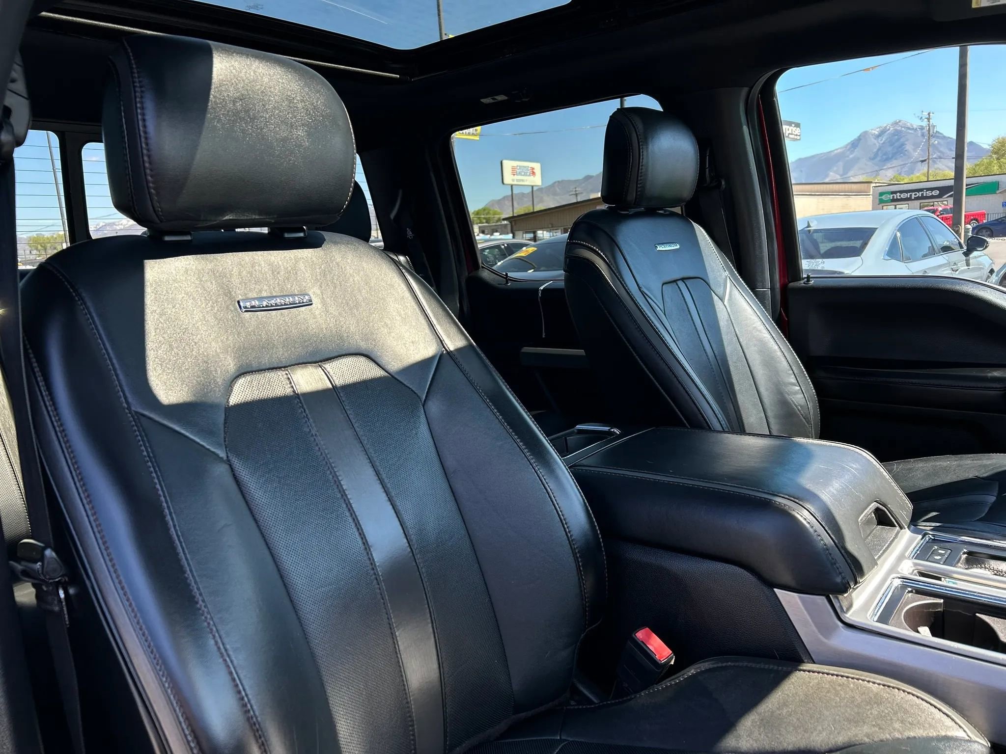 Used 2019 Ford F150 Platinum w/ Equipment Group 701A Luxury AWD/4WD image 20
