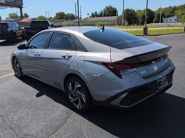 Used 2025 Hyundai Elantra Sport FWD image 5