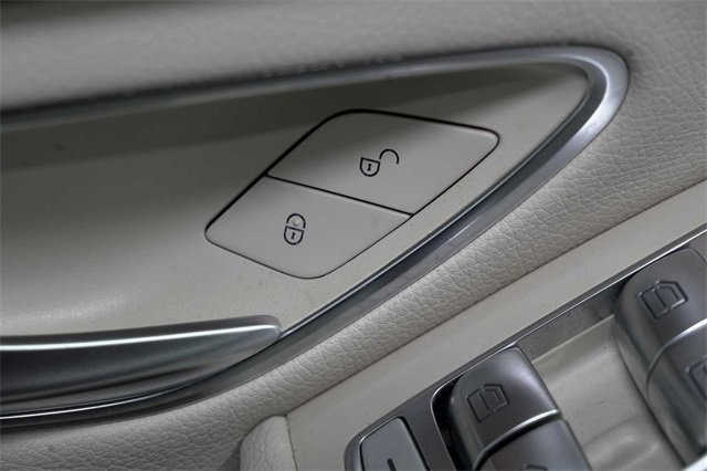 Used 2018 Mercedes-Benz C 300 C 300 image 21