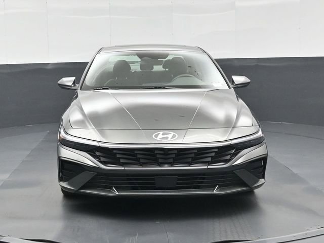 Used 2025 Hyundai Elantra SEL FWD image 9