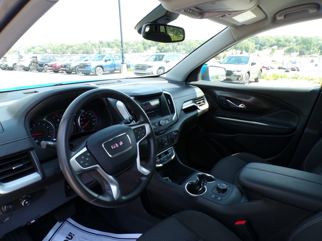 Used 2024 GMC Terrain SLE w/ Driver Convenience Package AWD/4WD image 9