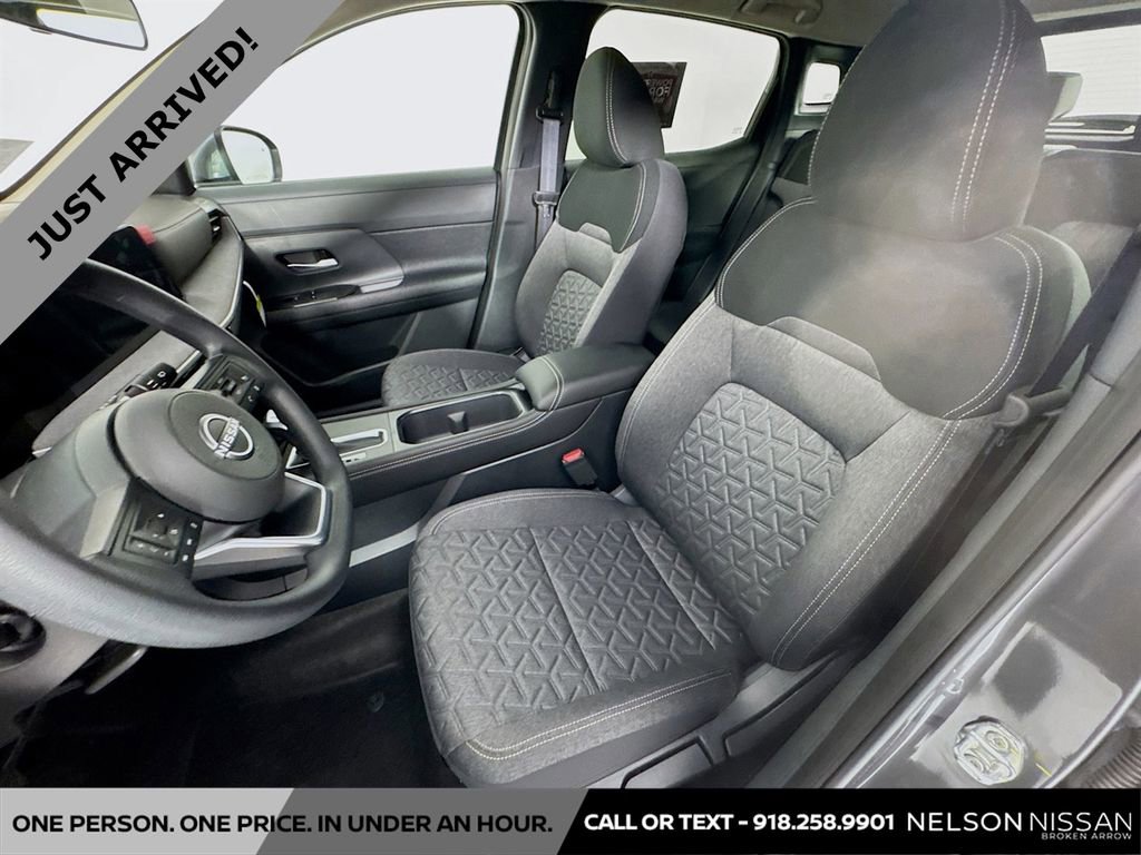 Certified 2025 Nissan Kicks SV image 18