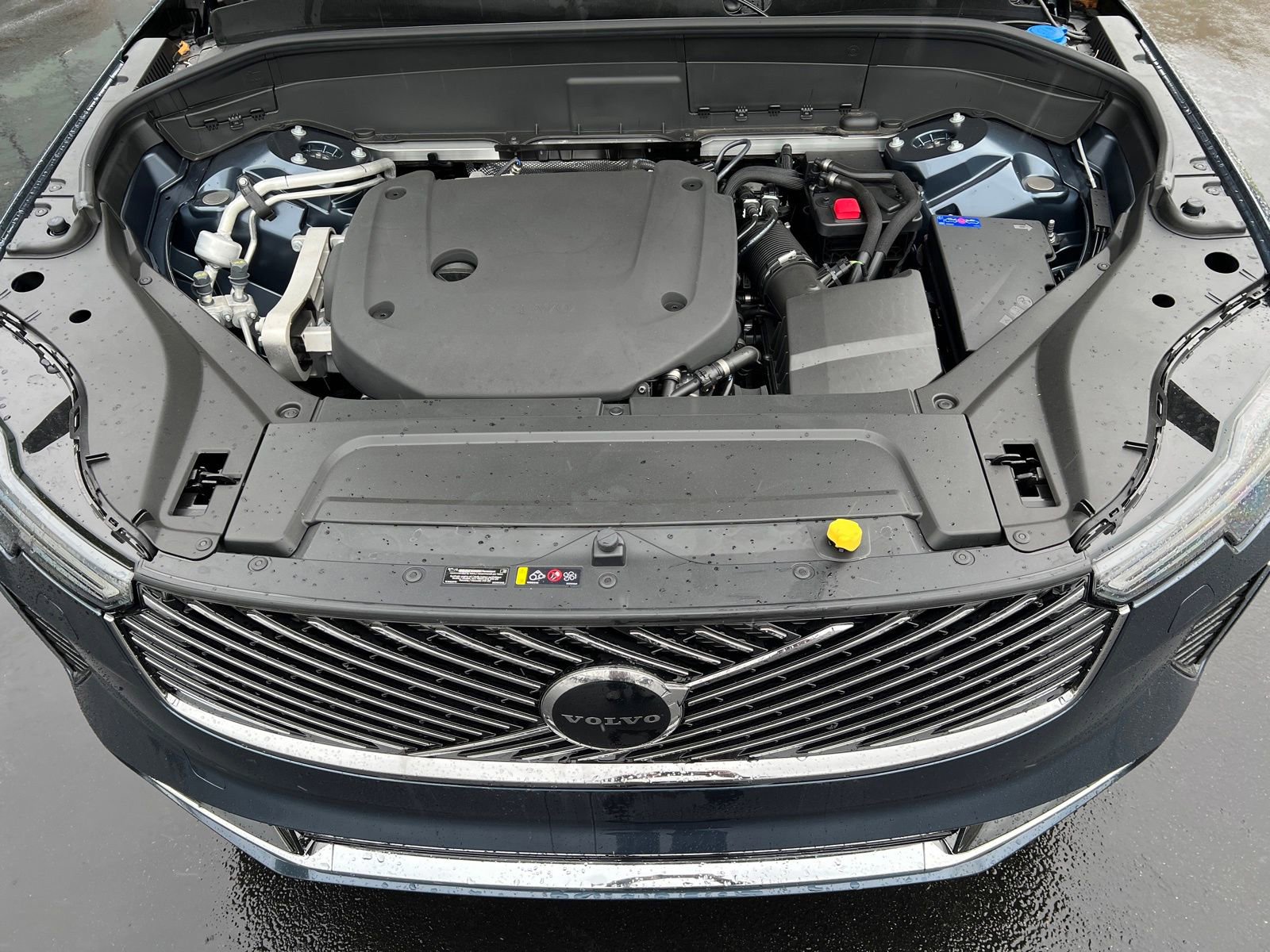 New 2026 Volvo XC90 B6 Plus w/ Protection Package Premier image 33