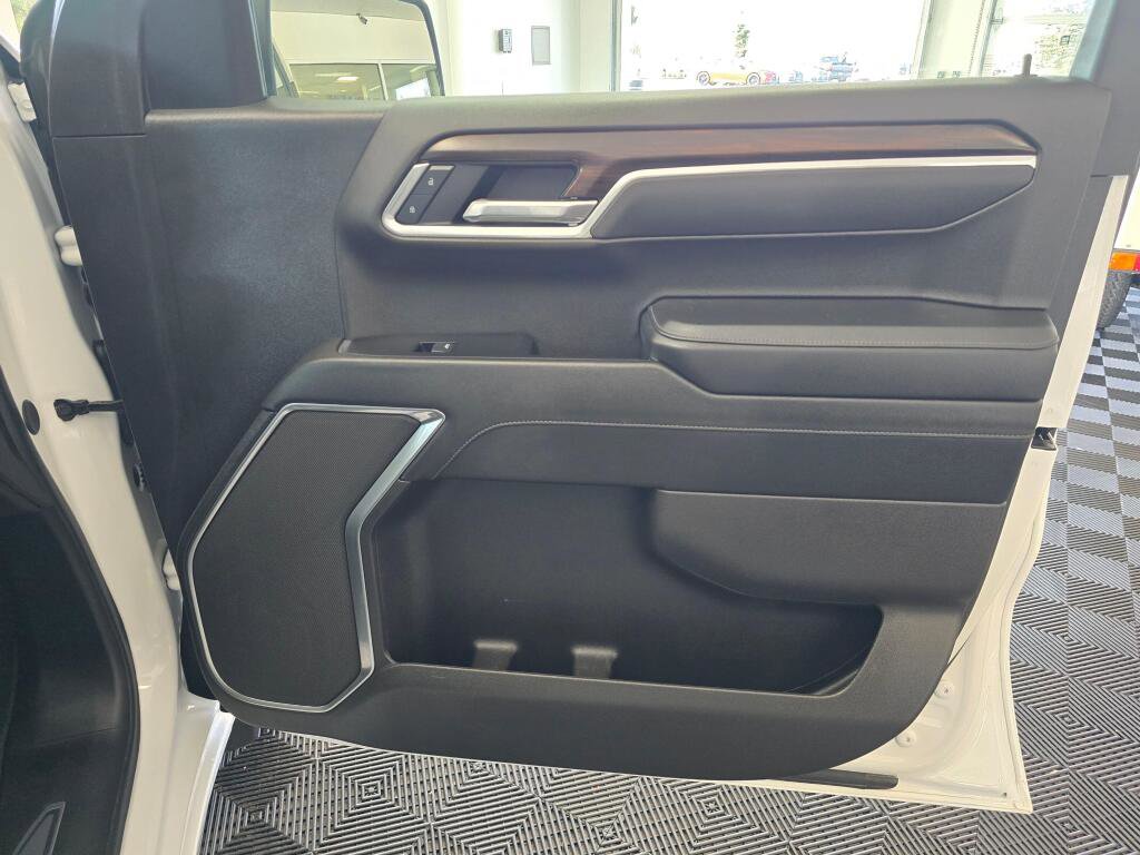 Used 2025 GMC Sierra 1500 SLT image 45