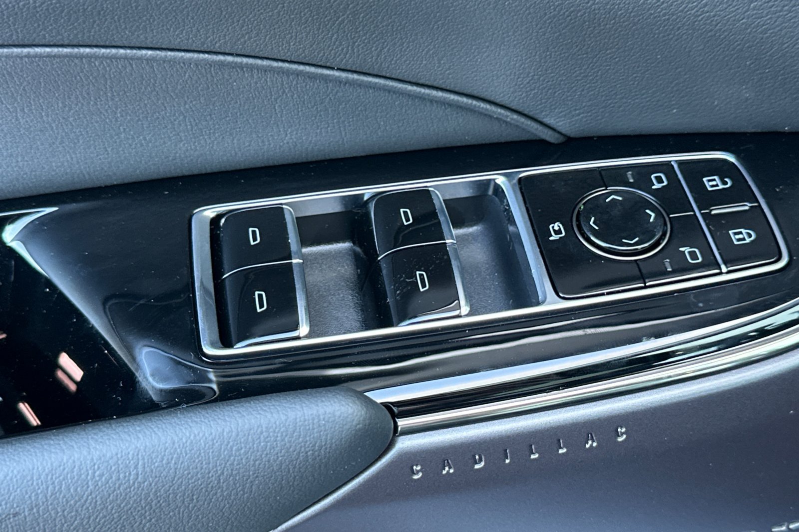 Used 2026 Cadillac Lyriq Luxury RWD image 11