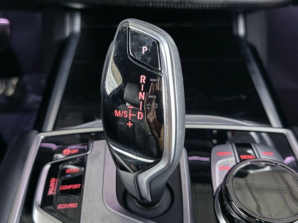 Used 2022 BMW 750i xDrive w/ Luxury Rear Seating Package image 34