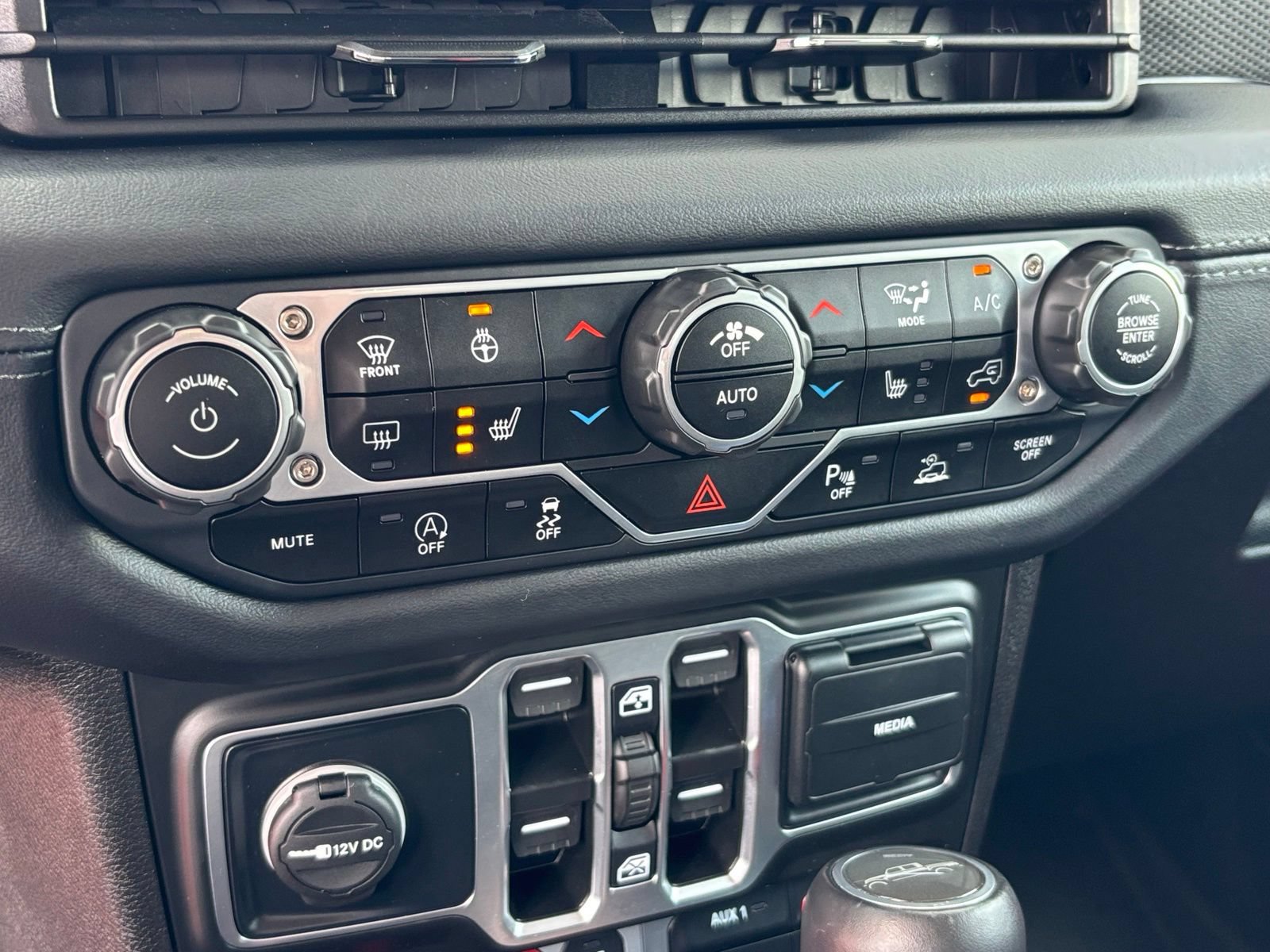 Used 2025 Jeep Gladiator Rubicon AWD/4WD image 26