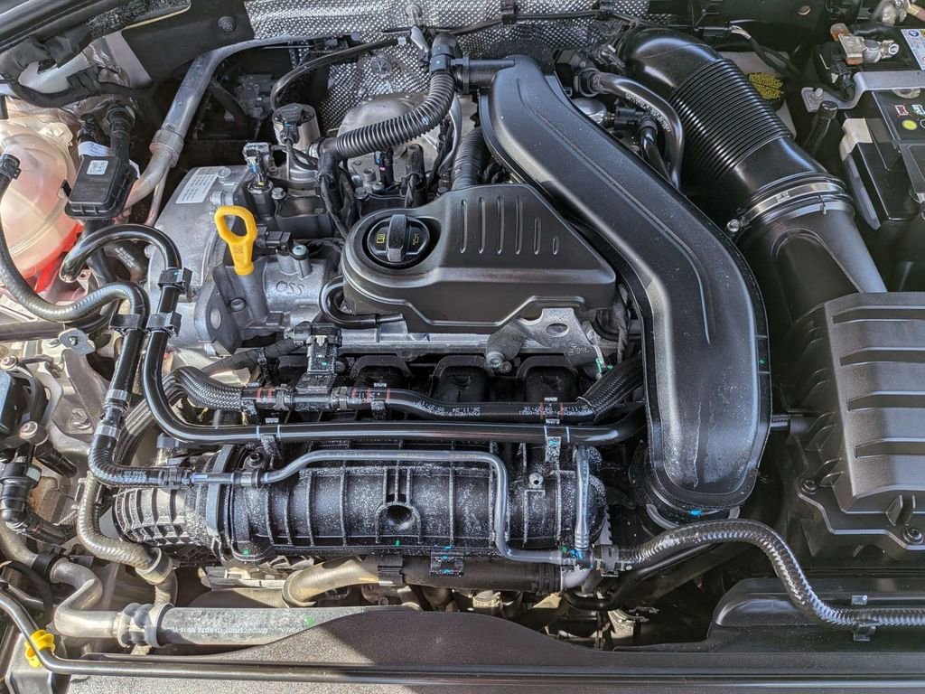 Used 2025 Volkswagen Jetta SE image 32