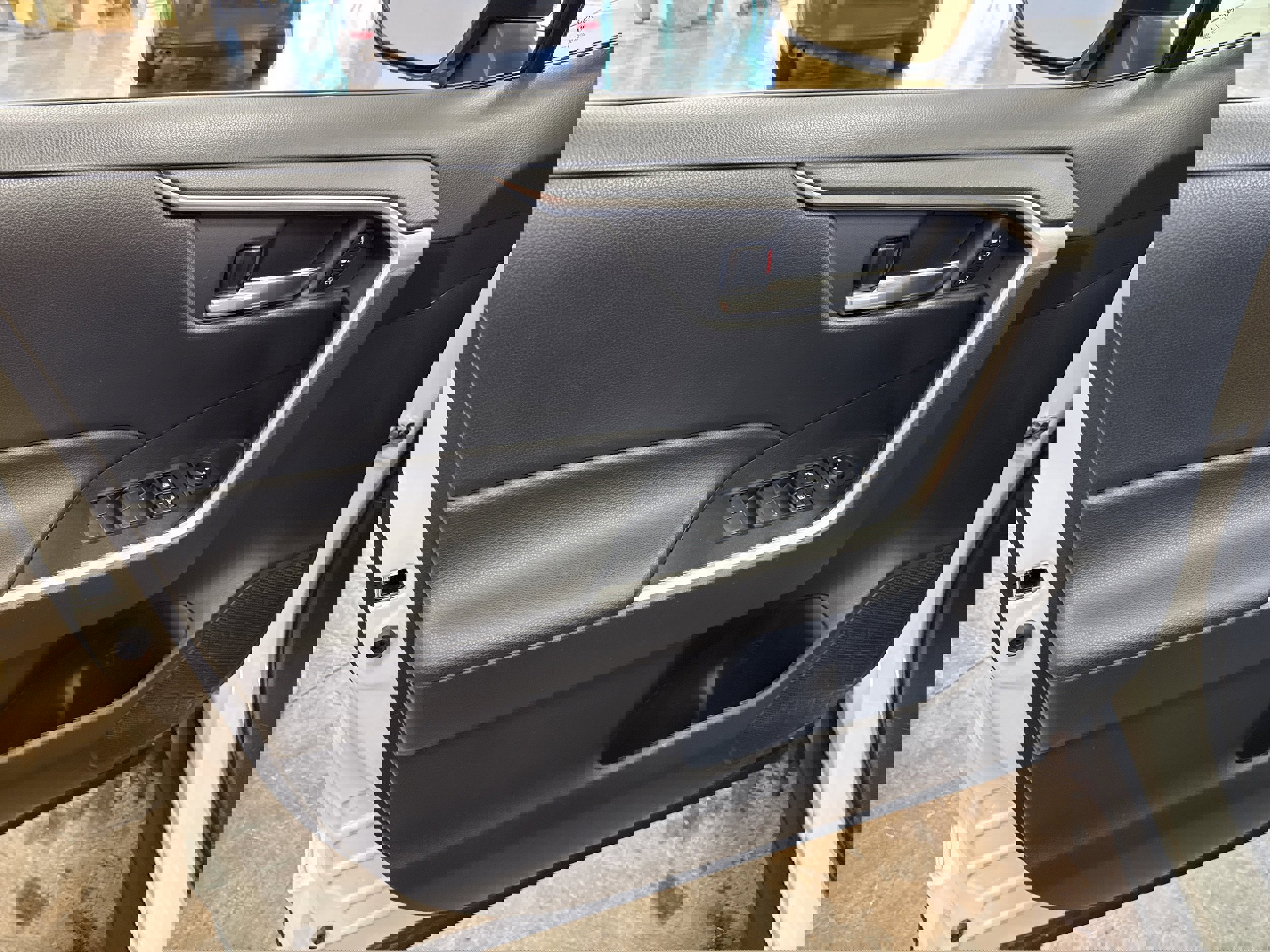 Used 2021 Toyota RAV4 XLE Premium image 27