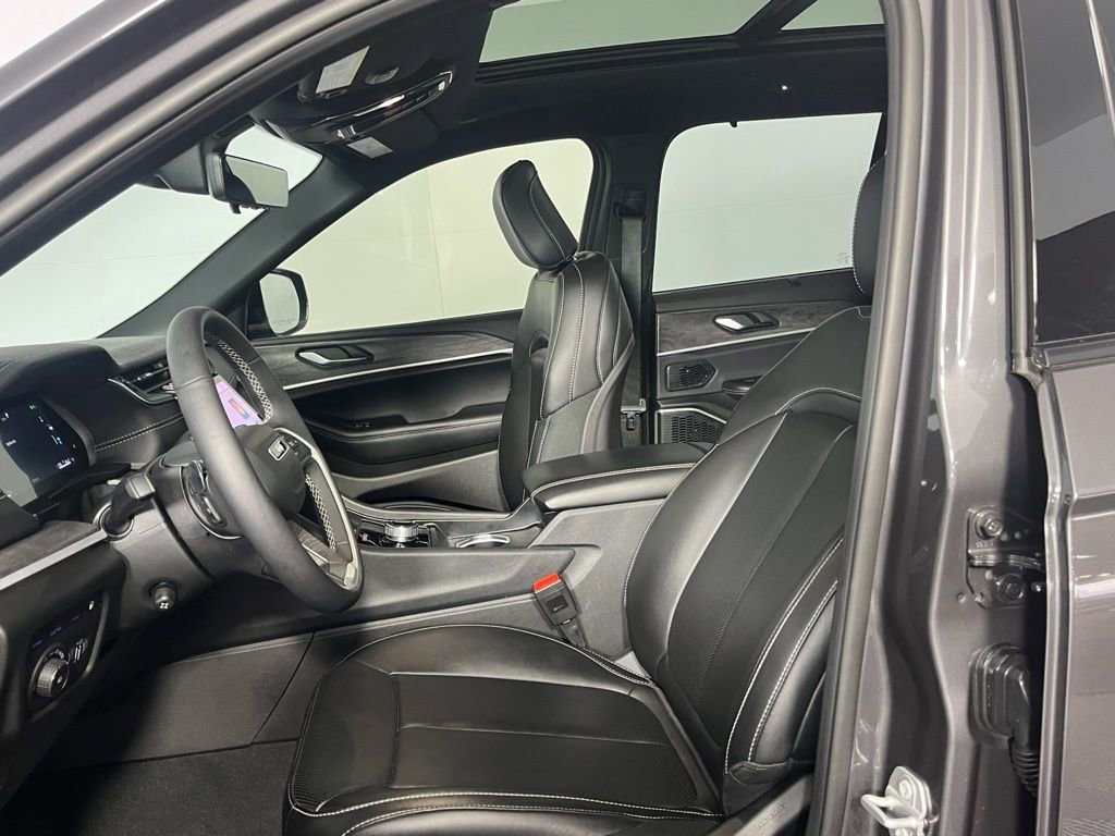 Certified 2025 Jeep Grand Cherokee Limited 4xe image 13