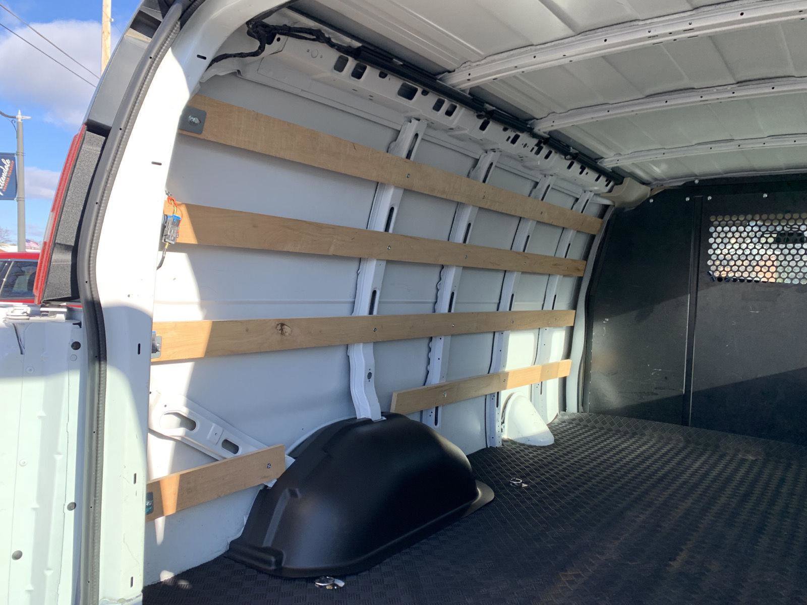 Used 2024 GMC Savana 2500 w/ Driver Convenience Package image 9