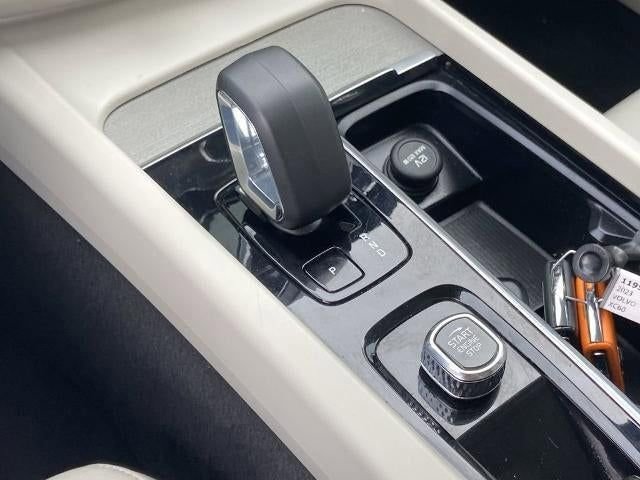 Used 2023 Volvo XC60 B5 Plus AWD/4WD image 12