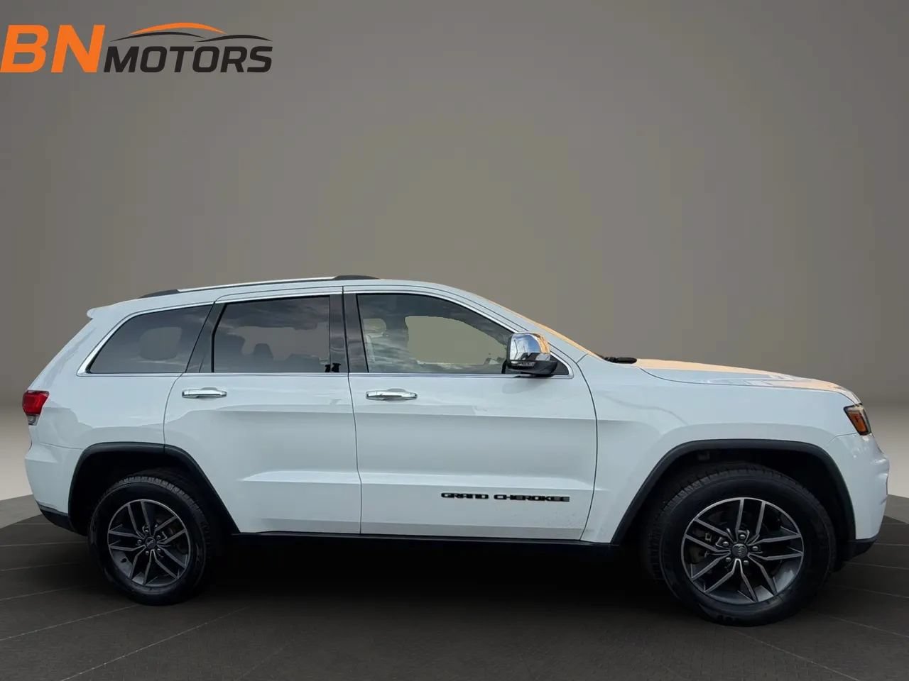 Used 2018 Jeep Grand Cherokee Limited w/ Luxury Group II AWD/4WD image 4