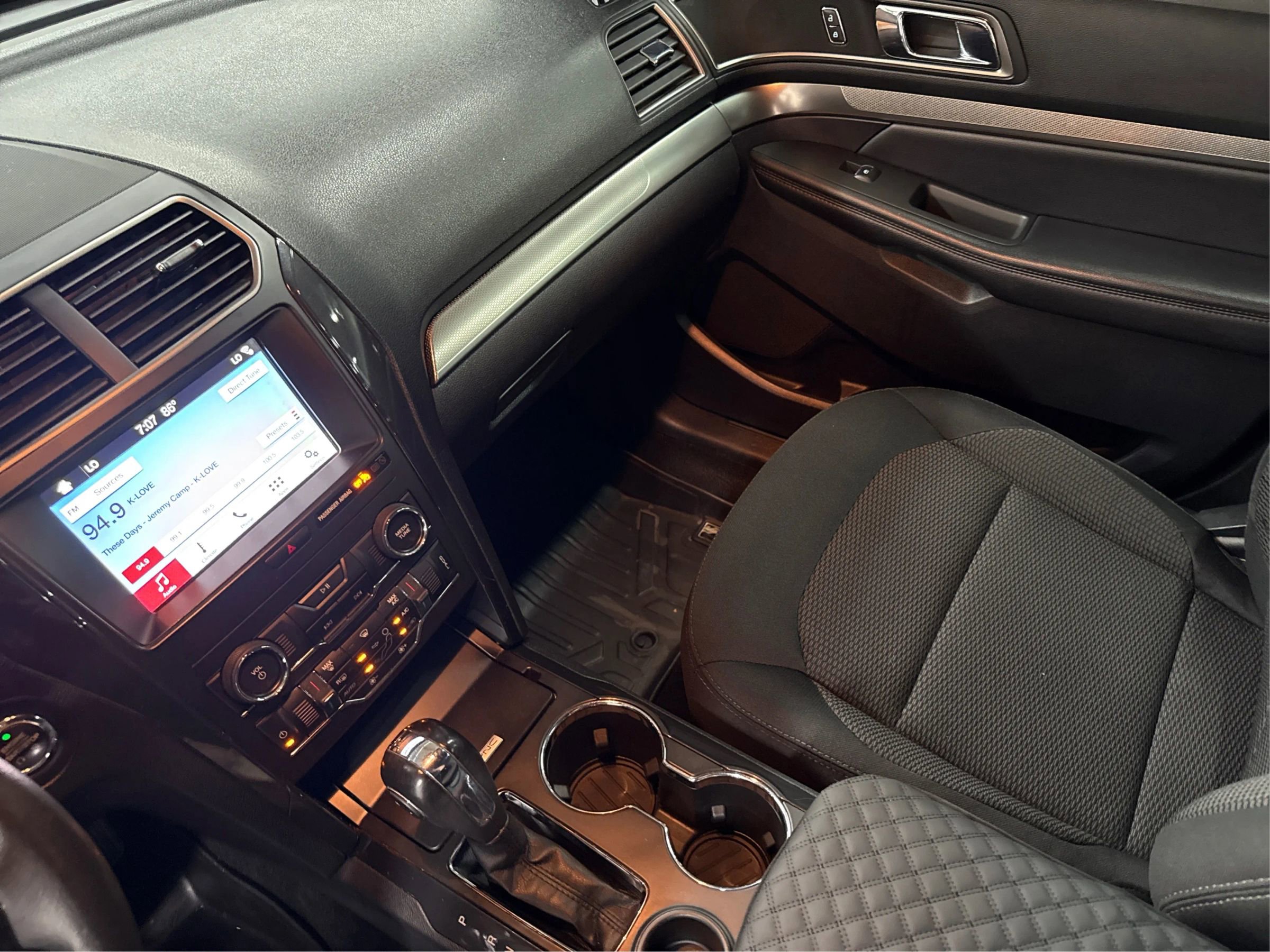 Used 2019 Ford Explorer XLT w/ Equipment Group 201A FWD image 20