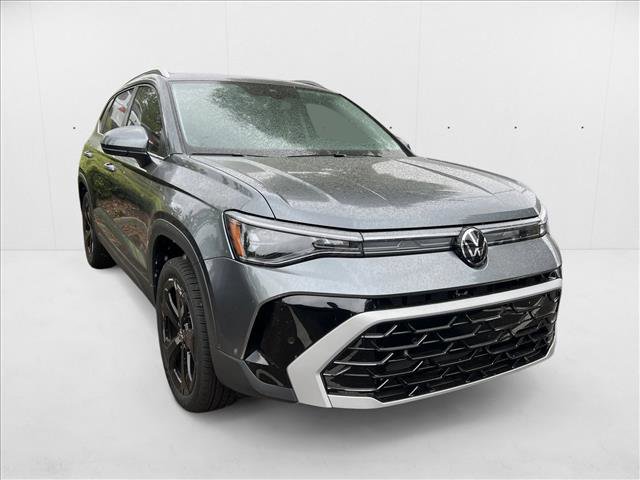 New 2025 Volkswagen Taos SEL image 4