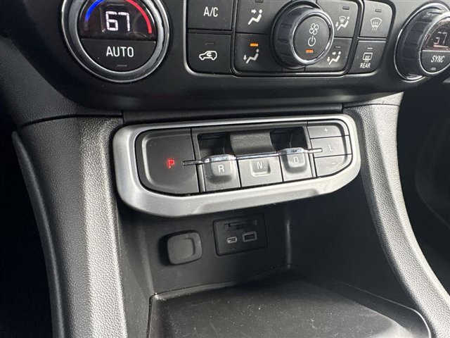 Used 2023 GMC Acadia SLE w/ Driver Convenience Package image 16