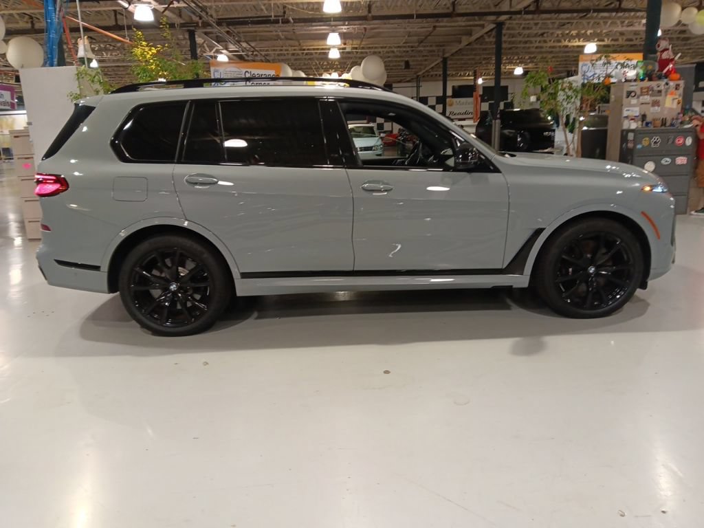 Certified 2025 BMW X7 M60i AWD/4WD image 10