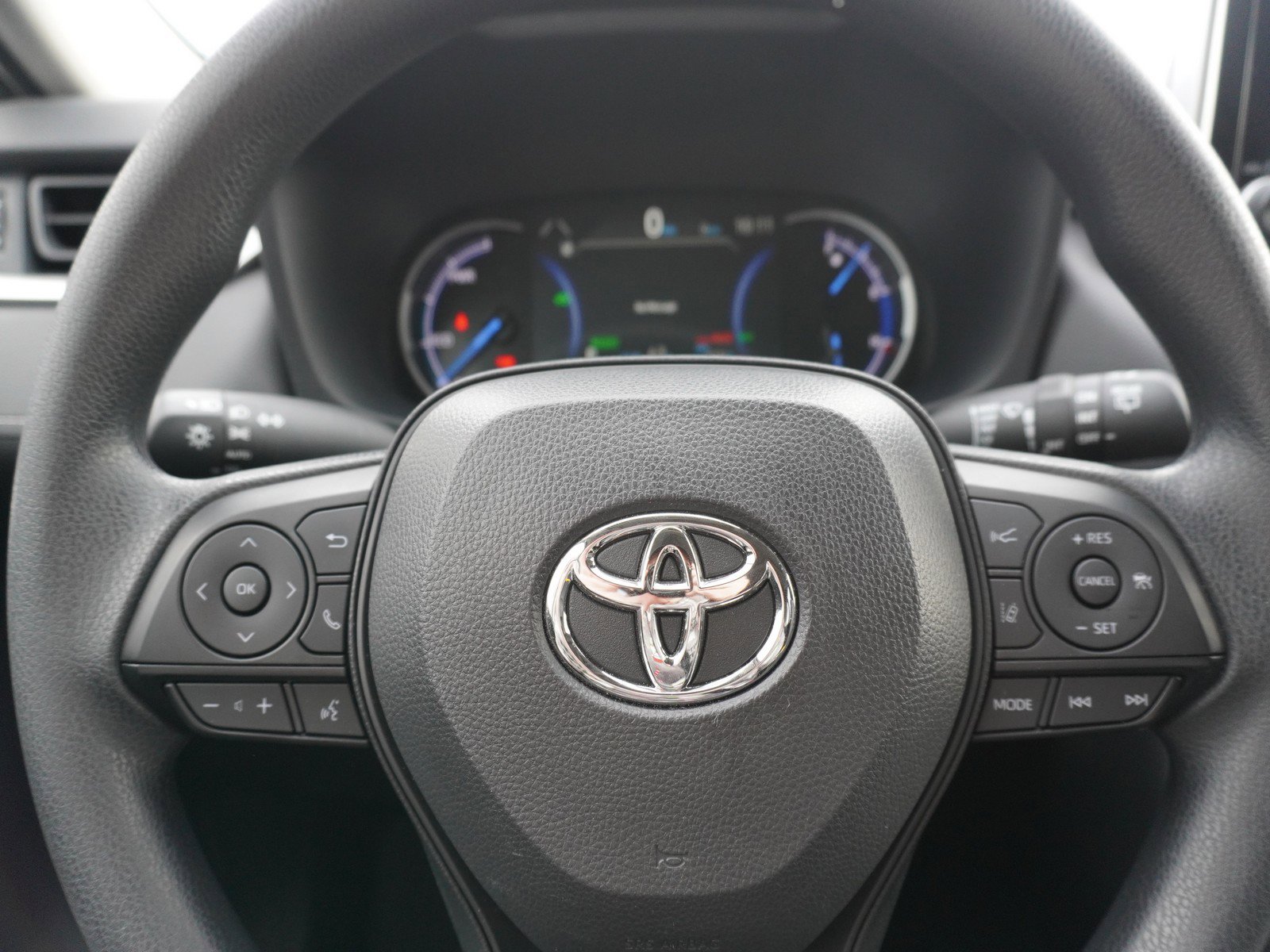 Used 2025 Toyota RAV4 XLE image 25