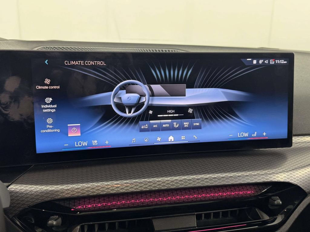 Used 2025 BMW 430i xDrive w/ M Sport Package AWD/4WD image 28