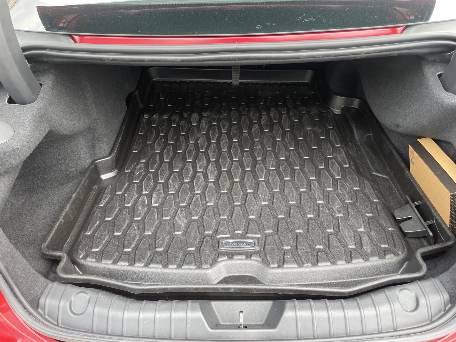 Certified 2024 Jaguar XF R-Dynamic SE image 8