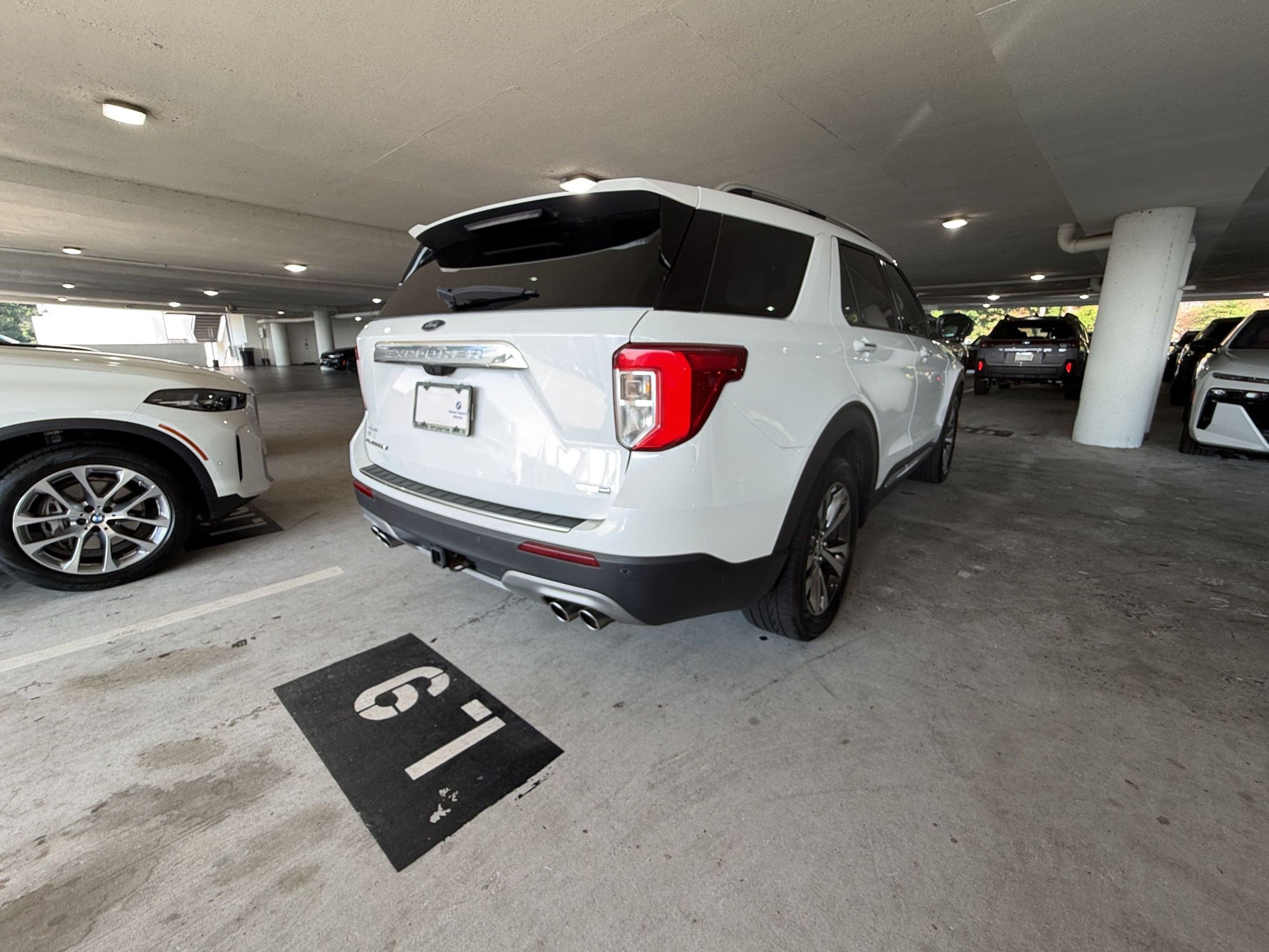 Used 2020 Ford Explorer Platinum w/ Premium Technology Package AWD/4WD image 8
