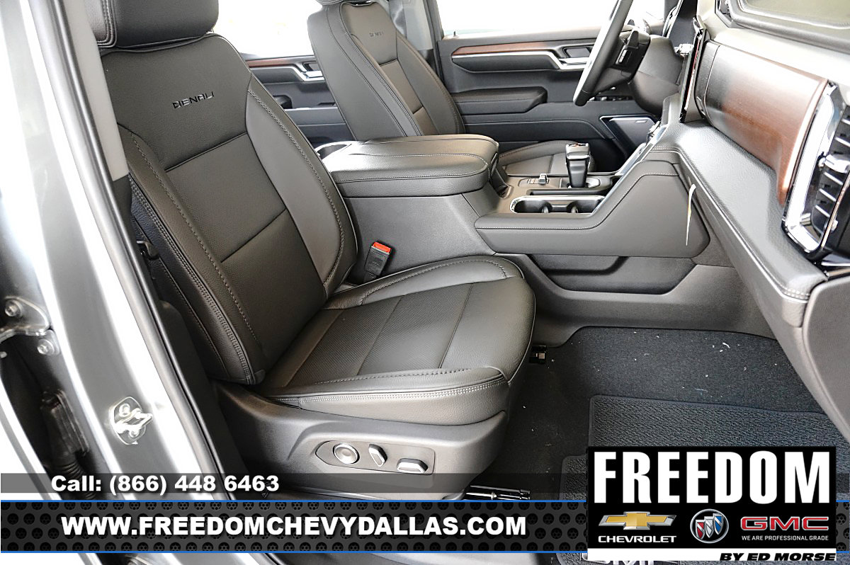 New 2026 GMC Sierra 1500 Denali w/ Denali Reserve Package AWD/4WD image 16