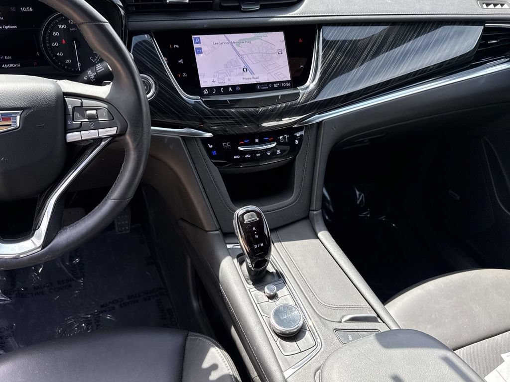 Used 2023 Cadillac XT6 Premium Luxury w/ Technology Package AWD/4WD image 9