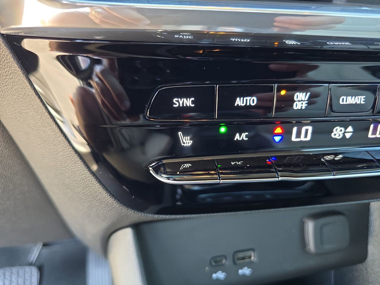Used 2026 Buick Encore GX Avenir w/ Avenir Technology Package AWD/4WD image 20