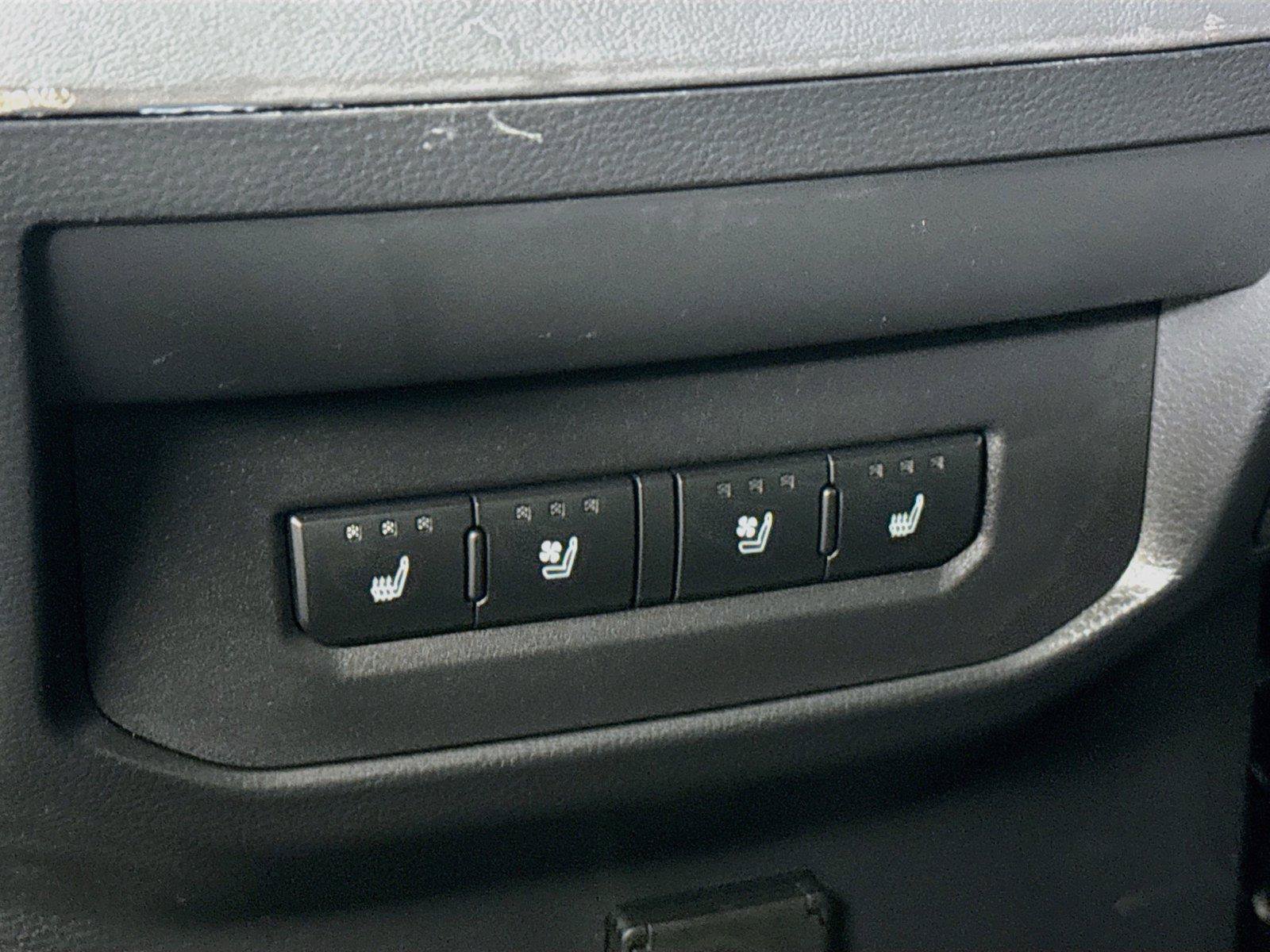 Used 2024 Toyota Tundra Platinum AWD/4WD image 41