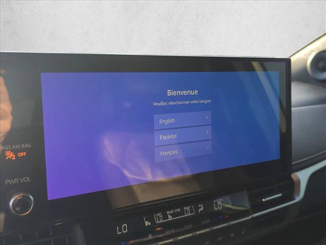 Used 2025 Toyota Sienna Platinum FWD image 16