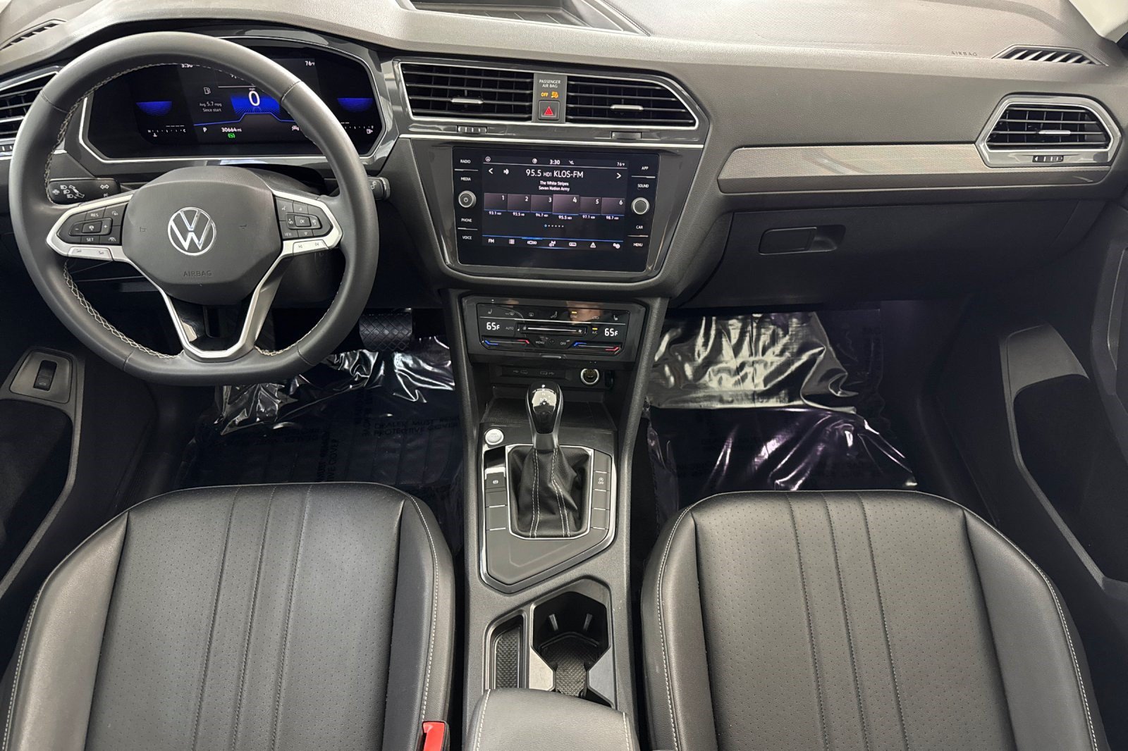 Used 2022 Volkswagen Tiguan SE FWD image 16