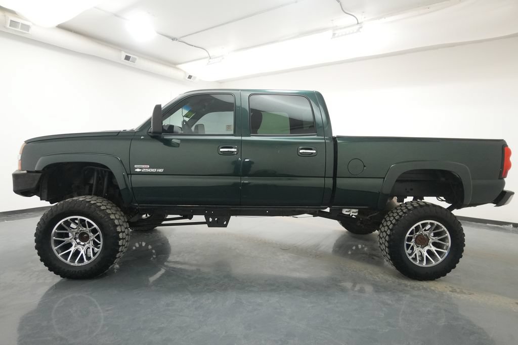 Used 2004 Chevrolet Silverado 2500 LS w/ Skid Plate Package AWD/4WD image 4