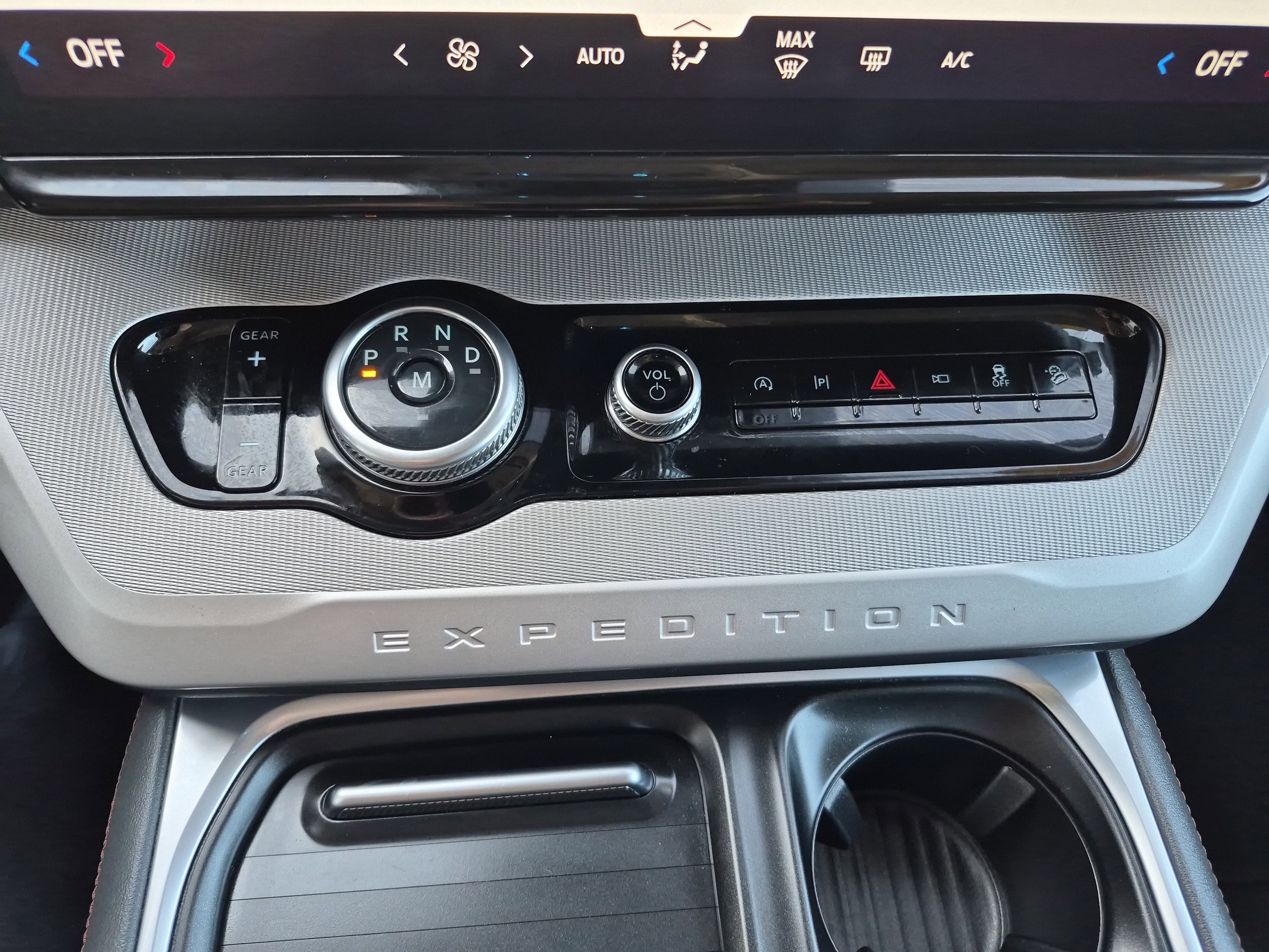 Certified 2025 Ford Expedition Active AWD/4WD image 31