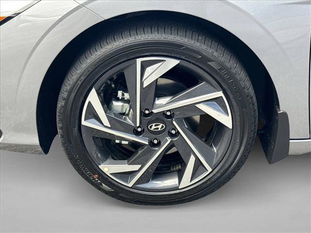 Certified 2025 Hyundai Elantra SEL image 10