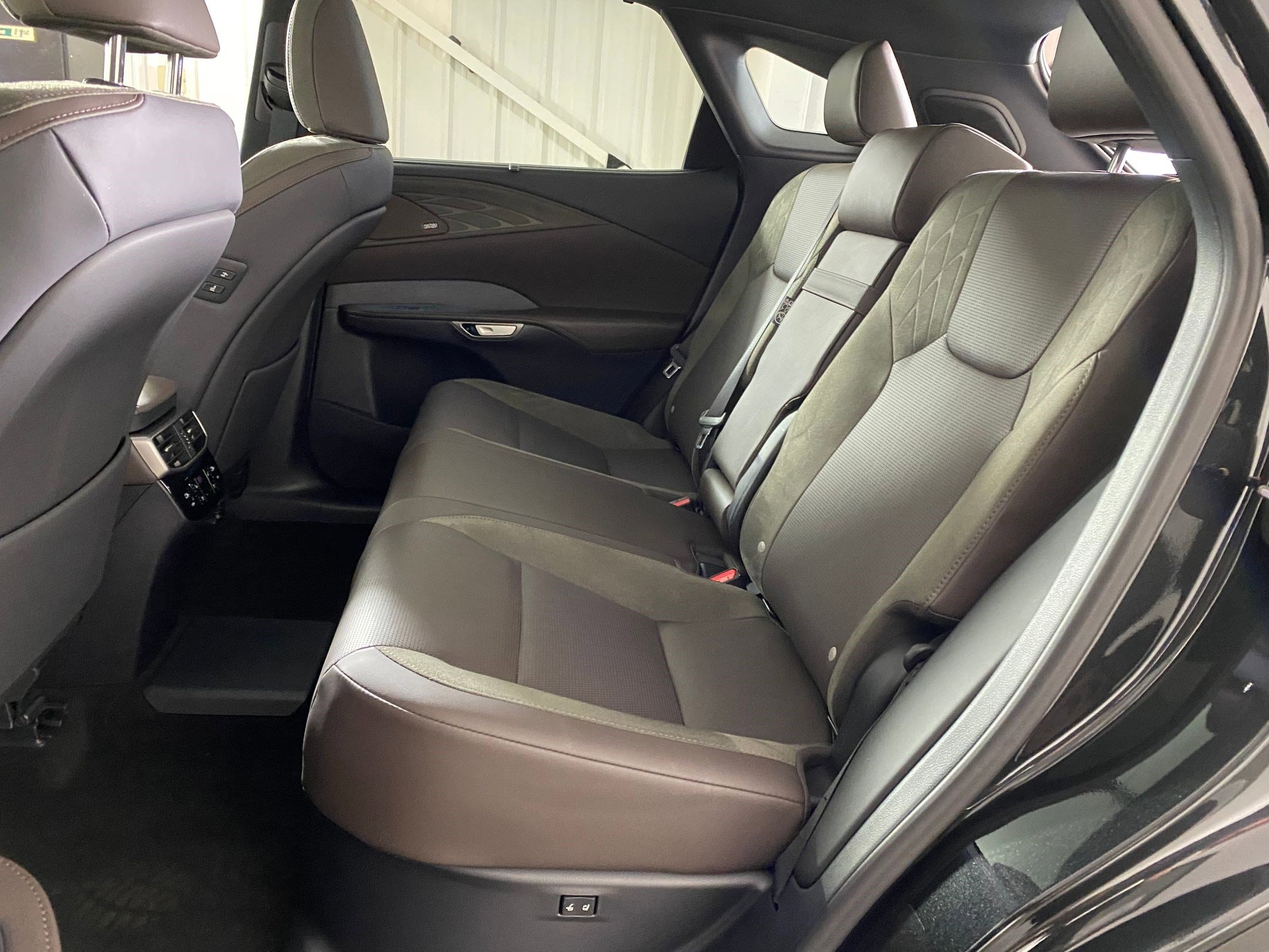 Used 2025 Lexus RX 450h AWD w/ Convenience Package image 14