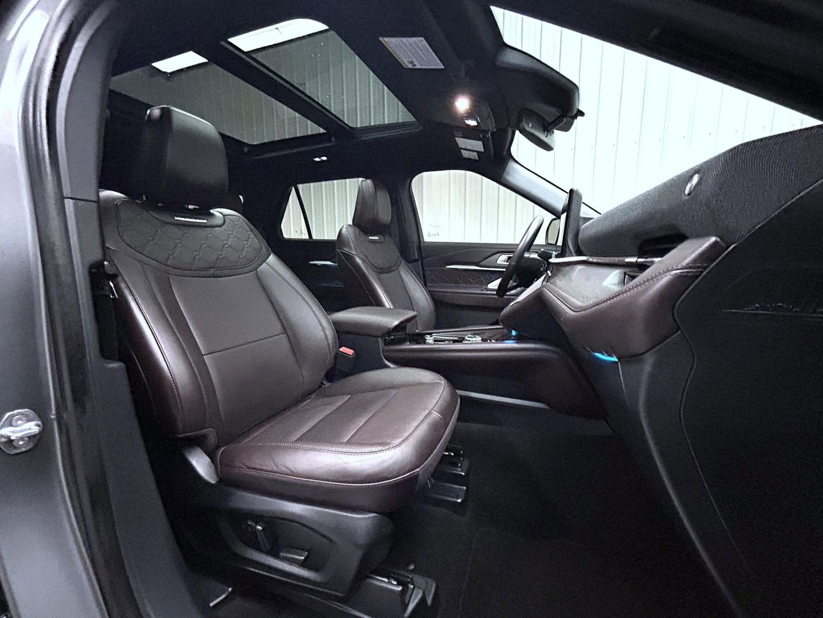 Used 2025 Ford Explorer Platinum w/ LUX Leather Package image 15