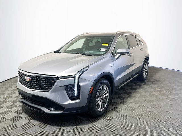 Used 2024 Cadillac XT4 Premium Luxury image 4