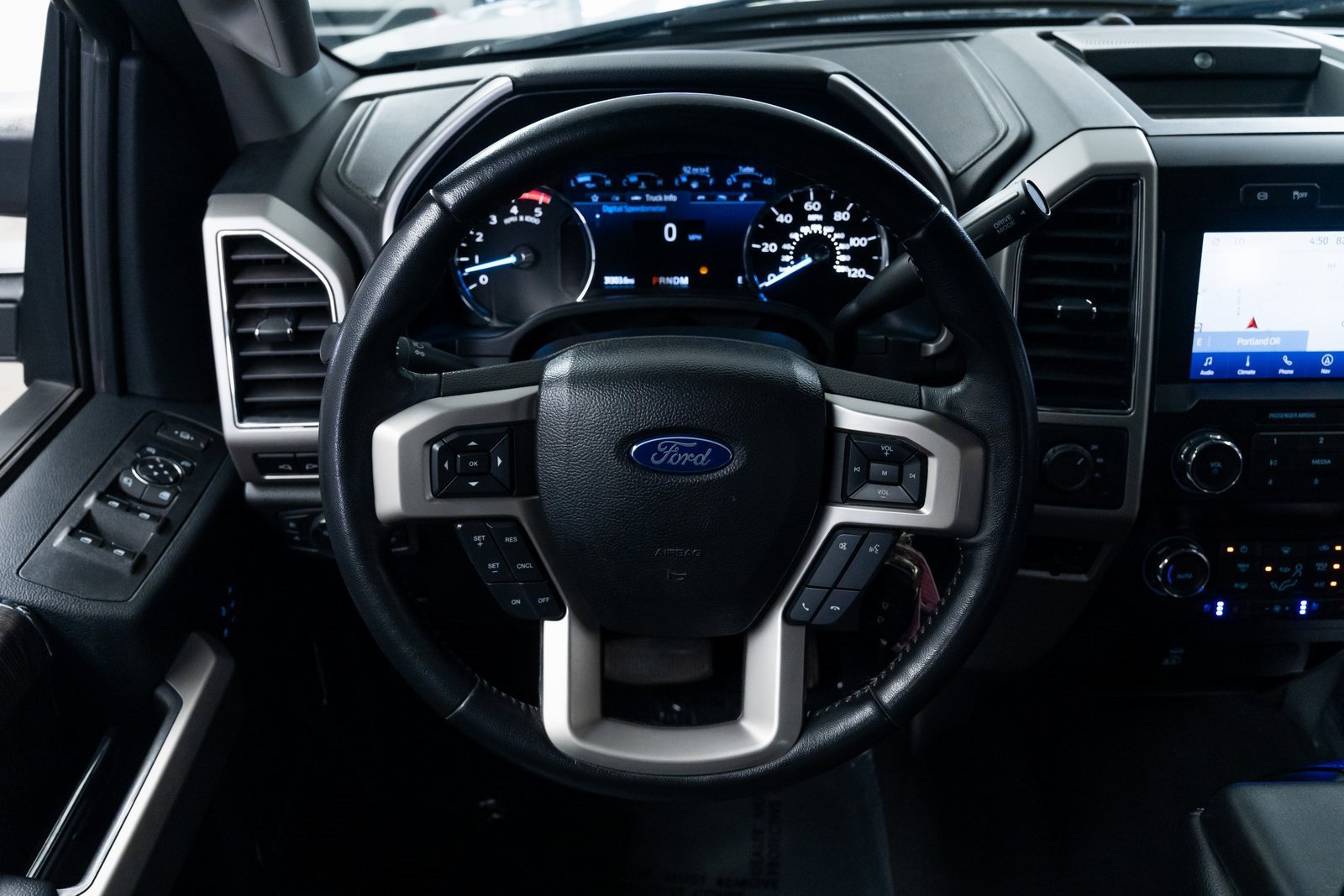 Used 2021 Ford F350 Lariat image 11