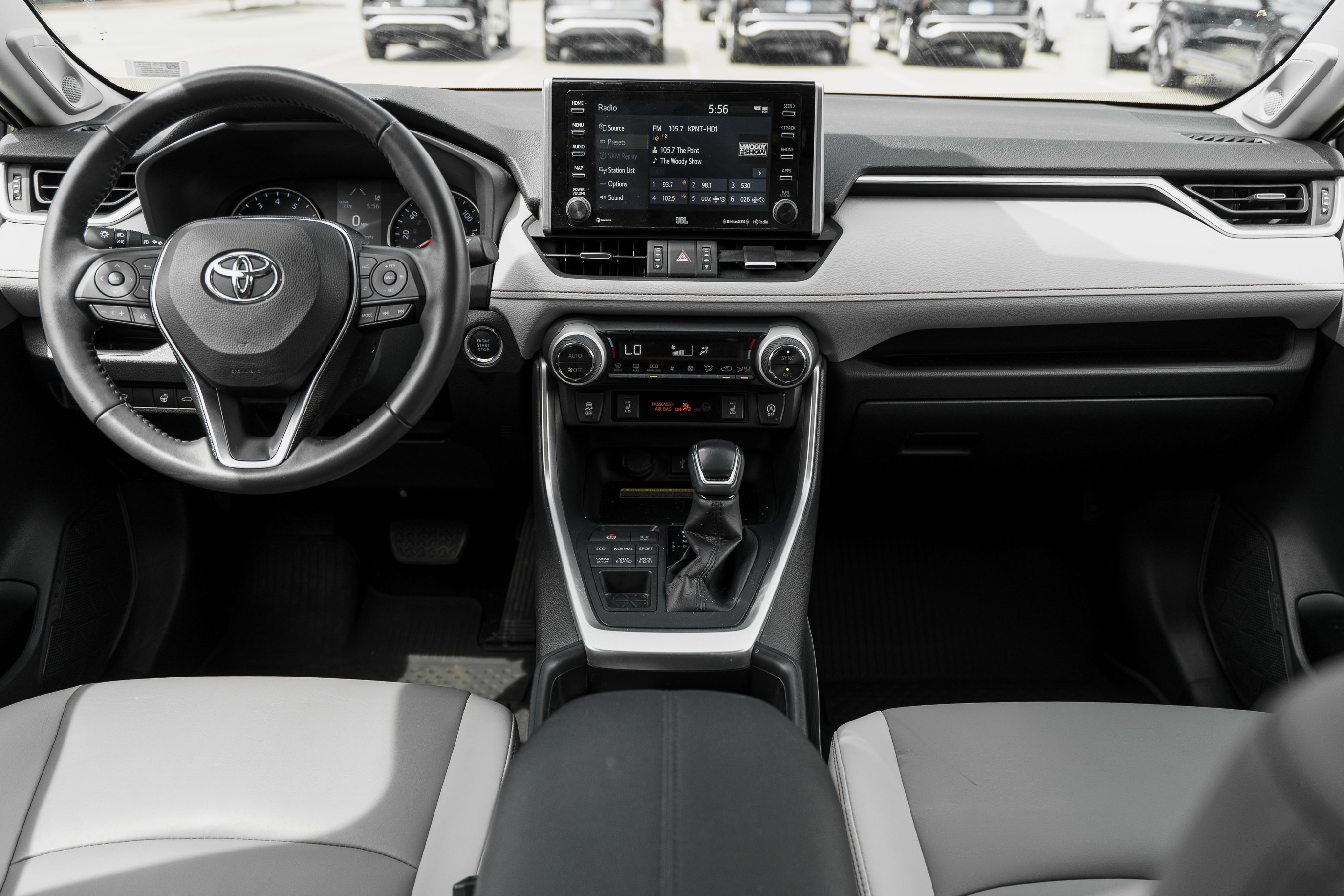 Used 2020 Toyota RAV4 XLE Premium AWD/4WD image 8