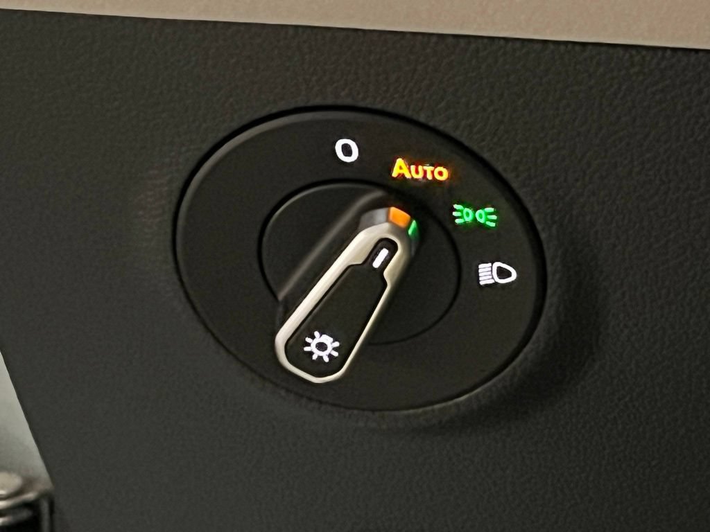 New 2026 Volkswagen Taos SE AWD/4WD image 18