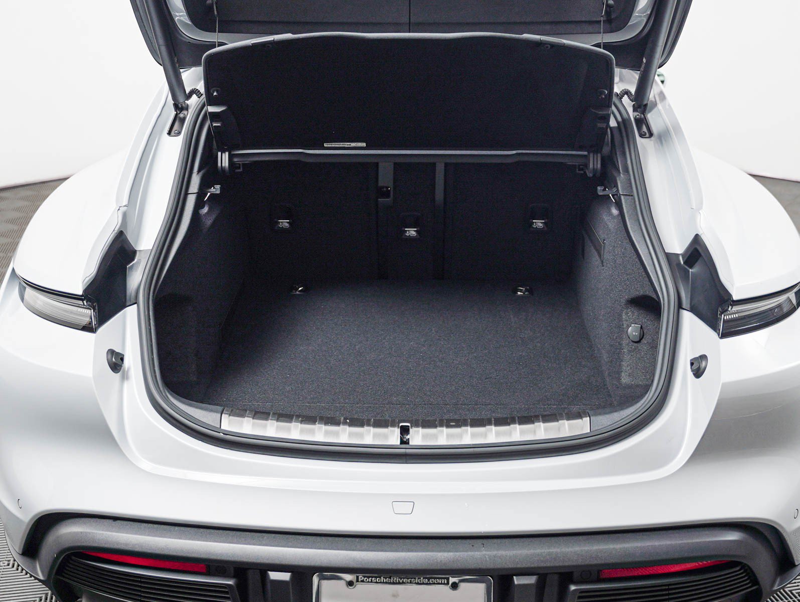 New 2026 Porsche Taycan 4 Cross Turismo AWD/4WD image 24